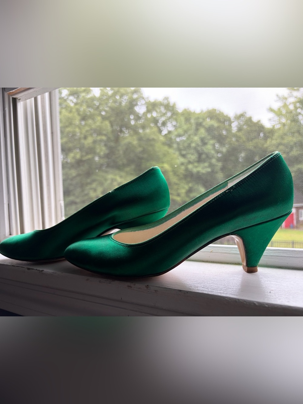 Green Satin Women’s Pumps - Elegant Evening Heels vintage 7